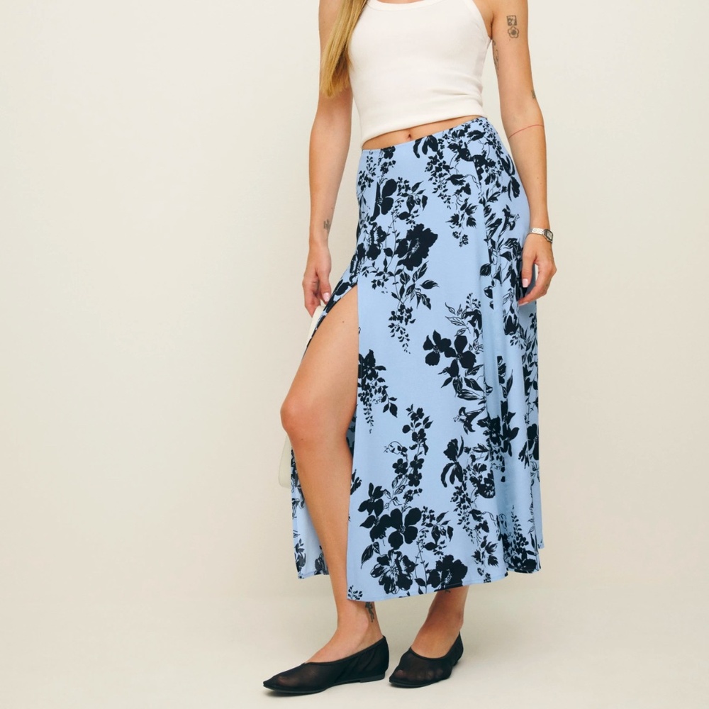 NWT! Reformation Zoe Midi Skirt Blue Floral size 6